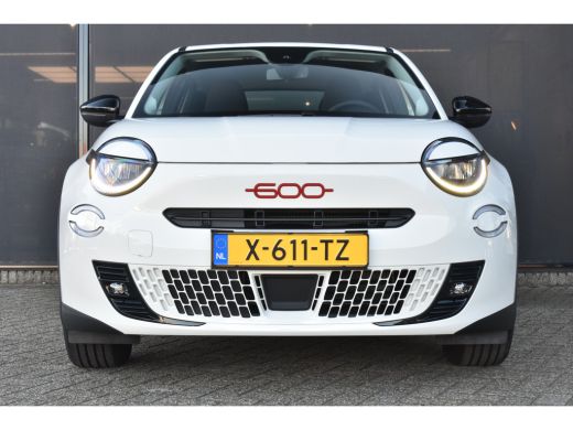 Fiat 600E RED 54kWh 3 Fase | Navigatie by App | Full-LED | Apple Carplay | Android Auto | Parkeersensoren |... ActivLease financial lease