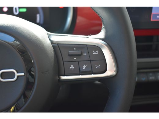 Fiat 600E Fiat RED 54kWh 3 Fase | Navigatie by App | Full-LED | Apple Carplay | Android Auto | Parkeersenso... ActivLease financial lease