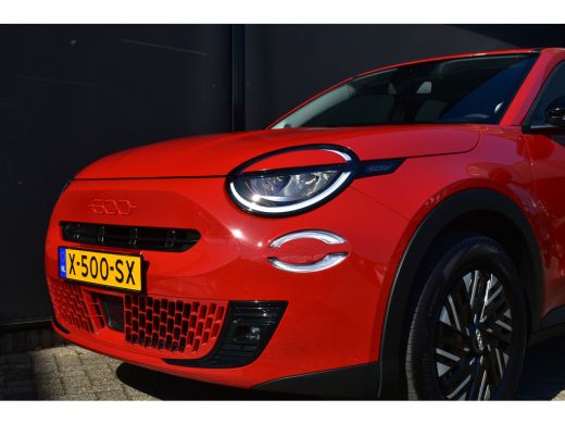 Fiat 600E Fiat RED 54kWh 3 Fase | Navigatie by App | Full-LED | Apple Carplay | Android Auto | Parkeersenso... ActivLease financial lease