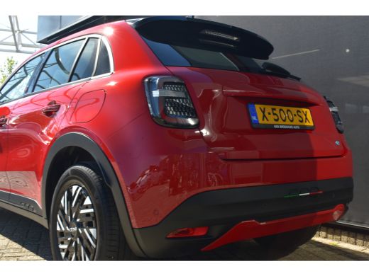 Fiat 600E Fiat RED 54kWh 3 Fase | Navigatie by App | Full-LED | Apple Carplay | Android Auto | Parkeersenso... ActivLease financial lease