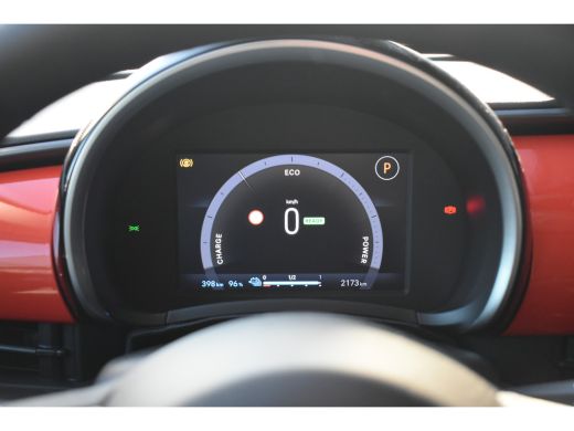 Fiat 600E Urban 54 kWh DEMO-DEAL! | Draadloos Apple Carplay & Android Auto | Parkeersensoren | Cruise Contr... ActivLease financial lease