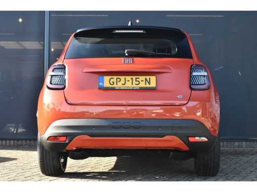 Fiat 600E Urban 54 kWh DEMO-DEAL! | Draadloos Apple Carplay & Android Auto | Parkeersensoren | Cruise Contr... ActivLease financial lease