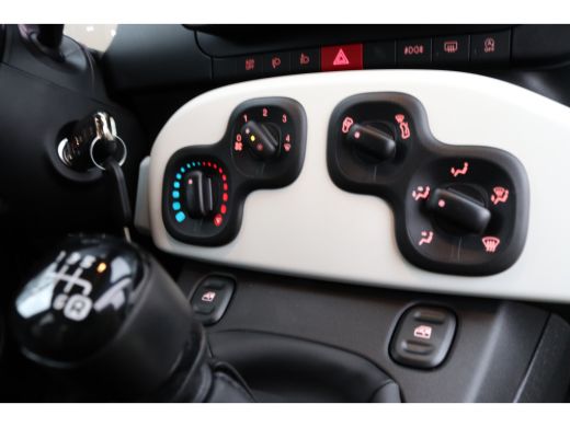 Fiat Panda 1.0 Hybrid Pandina | Cruise Control | Airco | Carplay | PDC achter | Virtual cockpit | DAB ActivLease financial lease