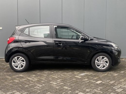 Hyundai i10 1.0i 67 5MT Comfort 4-zits | Actieve rijbaanassistentie (LKA) | Airconditioning, manueel | Armste... ActivLease financial lease