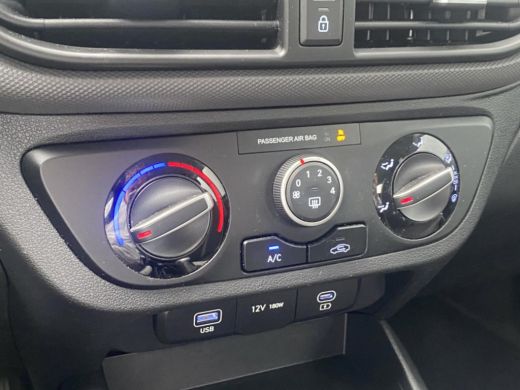 Hyundai i10 1.0i 67 5MT Comfort 4-zits | Actieve rijbaanassistentie (LKA) | Airconditioning, manueel | Armste... ActivLease financial lease