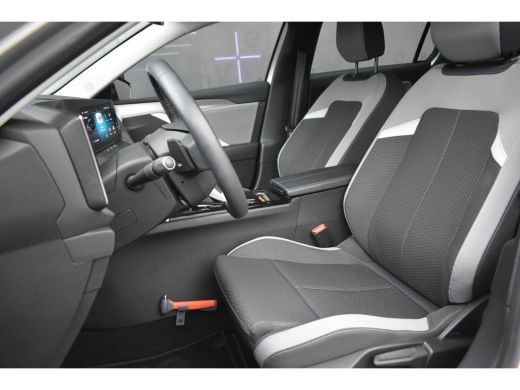 Opel Astra Sports Tourer Opel 1.6 Turbo Plug-In Hybrid 180pk Automaat DEMO-DEAL! | Navigatie by App | Parkee... ActivLease financial lease