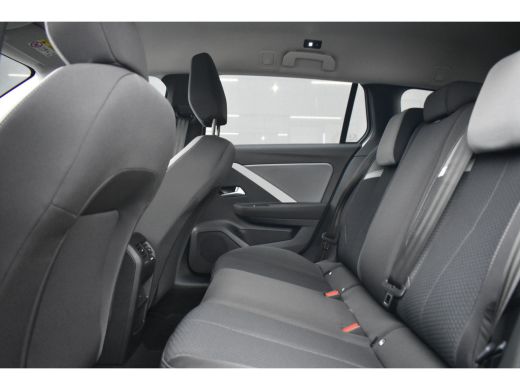 Opel Astra Sports Tourer Opel 1.6 Turbo Plug-In Hybrid 180pk Automaat DEMO-DEAL! | Navigatie by App | Parkee... ActivLease financial lease