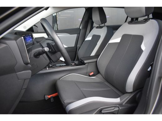 Opel Astra Sports Tourer Opel 1.6 Turbo Plug-In Hybrid 180pk Automaat | Navigatie by App | Parkeersensoren |... ActivLease financial lease