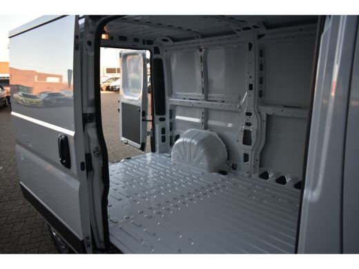 Opel Movano 2.2D L2H1 120pk 3.0t | Trekhaak | Achteruitrijcamera | Full-LED | Dodehoek-Detectie | Airco | Cru... ActivLease financial lease