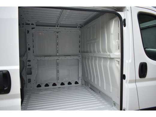 Opel Movano Opel 2.2D L2H1 120pk 3.0t | Trekhaak | Achteruitrijcamera | Full-LED | Dodehoek-Detectie | Airco ... ActivLease financial lease