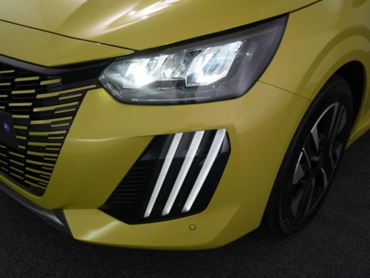 Peugeot 208 Peugeot Allure | 16" Lichtmetalen velgen 'ELBORN' | Climate Control | Dashboard en deurpanelen in... ActivLease financial lease
