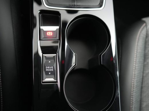 Peugeot 208 Peugeot Allure | 16" Lichtmetalen velgen 'ELBORN' | Climate Control | Dashboard en deurpanelen in... ActivLease financial lease