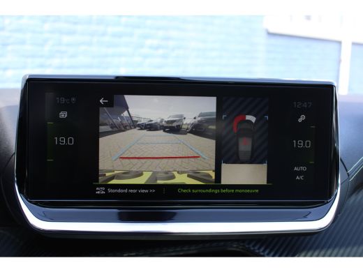 Peugeot 208 1.2 PureTech GT Pack | Navigatie | Camera | Panoramadak | Alcantara | Stoelverwarming | ActivLease financial lease