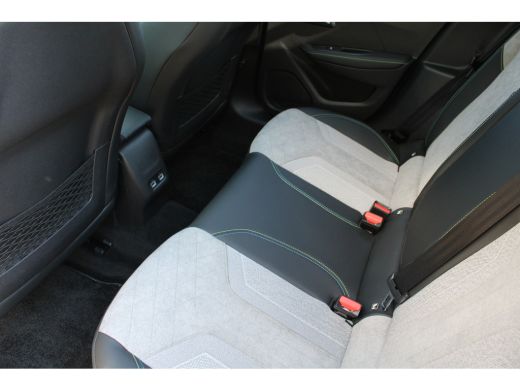 Peugeot 208 1.2 PureTech GT Pack | Navigatie | Camera | Panoramadak | Alcantara | Stoelverwarming | ActivLease financial lease