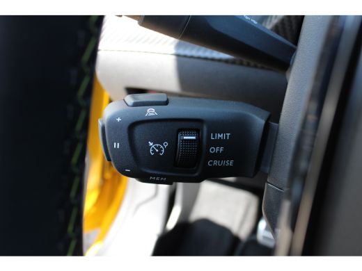 Peugeot 208 1.2 PureTech GT Pack | Navigatie | Camera | Panoramadak | Alcantara | Stoelverwarming | ActivLease financial lease