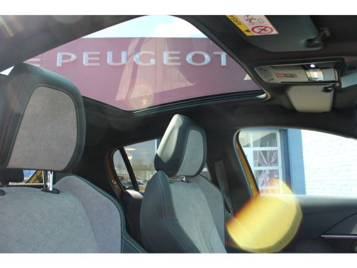 Peugeot 208 1.2 PureTech GT Pack | Navigatie | Camera | Panoramadak | Alcantara | Stoelverwarming | ActivLease financial lease