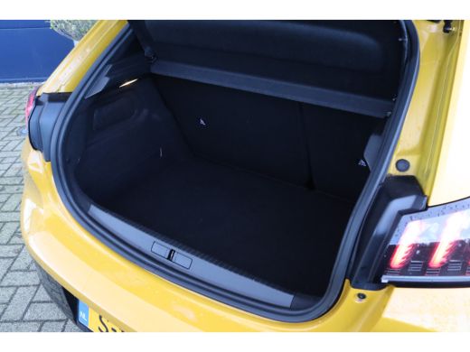 Peugeot 208 1.2 Turbo GT | Cruise Control | Camera | Navi | Carplay | PDC | Sfeerverlichting | Virtual Cockpi... ActivLease financial lease