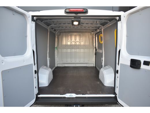 Peugeot Boxer Peugeot 2.2D L2H1 120pk 3.0t | Betimmering | Trekhaak | Achteruitrijcamera | Full-LED | Dodehoek-... ActivLease financial lease
