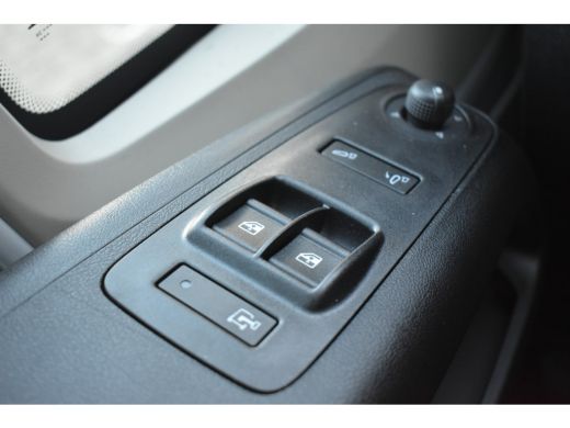 Peugeot Boxer Peugeot 2.2D L2H1 120pk 3.0t | Betimmering | Trekhaak | Achteruitrijcamera | Full-LED | Dodehoek-... ActivLease financial lease