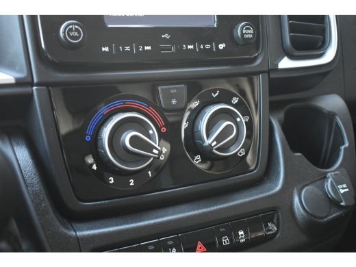 Peugeot Boxer Peugeot 2.2D L2H1 120pk 3.0t | Betimmering | Trekhaak | Achteruitrijcamera | Full-LED | Dodehoek-... ActivLease financial lease