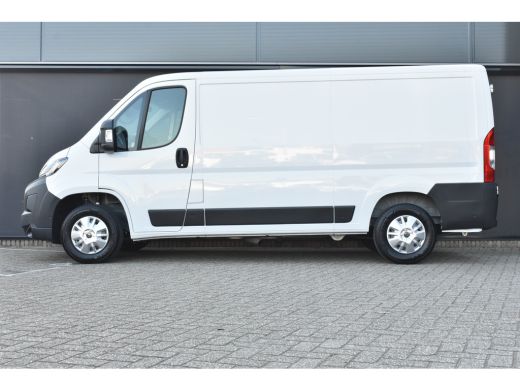 Peugeot Boxer Peugeot 2.2D L2H1 120pk 3.0t | Betimmering | Trekhaak | Achteruitrijcamera | Full-LED | Dodehoek-... ActivLease financial lease