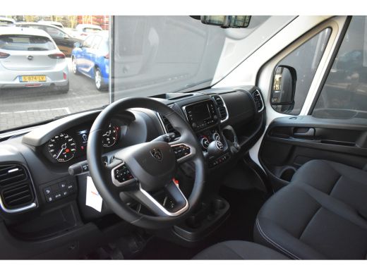 Peugeot Boxer Peugeot 2.2D L2H1 120pk 3.0t | Betimmering | Trekhaak | Achteruitrijcamera | Full-LED | Dodehoek-... ActivLease financial lease