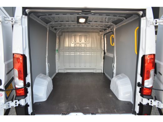 Peugeot Boxer Peugeot 2.2D L2H1 120pk 3.0t | Betimmering | Trekhaak | Achteruitrijcamera | Full-LED | Dodehoek-... ActivLease financial lease