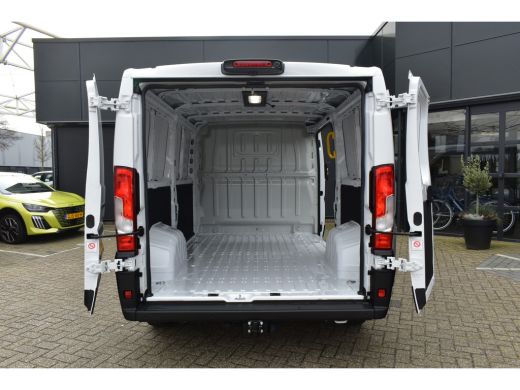 Peugeot Boxer Peugeot 2.2D L2H1 120pk 3.0t | Trekhaak | Achteruitrijcamera | Full-LED | Dodehoek-Detectie | Air... ActivLease financial lease