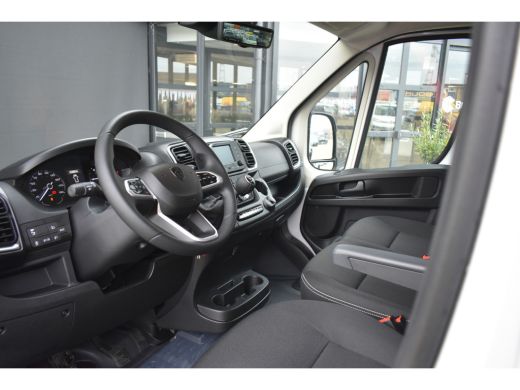Peugeot Boxer Peugeot 2.2D L2H1 120pk 3.0t | Trekhaak | Achteruitrijcamera | Full-LED | Dodehoek-Detectie | Air... ActivLease financial lease