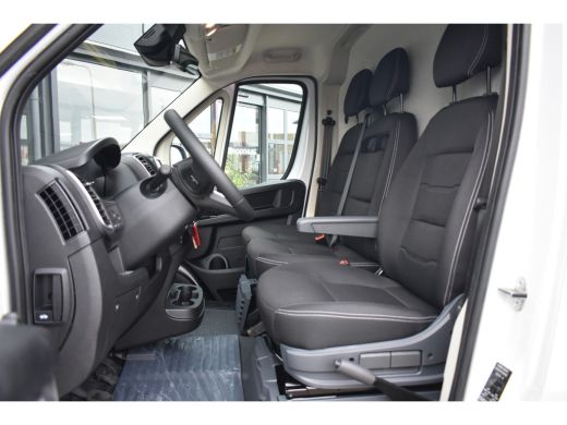 Peugeot Boxer Peugeot 2.2D L2H1 120pk 3.0t | Trekhaak | Achteruitrijcamera | Full-LED | Dodehoek-Detectie | Air... ActivLease financial lease