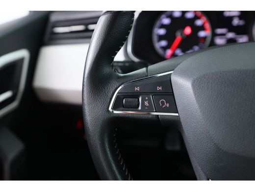 Seat Arona 1.0 TSI Xcellence Launch Edition | Trekhaak | Camera | Climate Control | Cruise Control | Parkeer... ActivLease financial lease