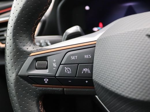 Seat Formentor 1.4 e-Hybrid 204PK DSG kuipstoelen, panoramadak, full led, trekhaak, adaptive cruise, dodehoekdet... ActivLease financial lease