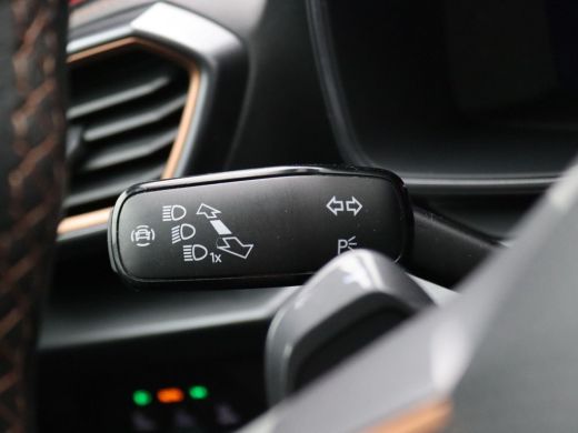 Seat Formentor 1.4 e-Hybrid 204PK DSG kuipstoelen, panoramadak, full led, trekhaak, adaptive cruise, dodehoekdet... ActivLease financial lease