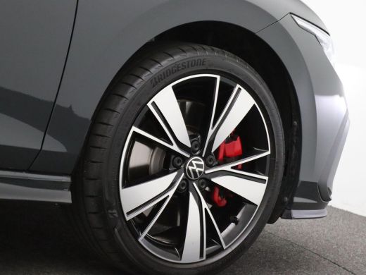 Volkswagen Golf 1.4 eHybrid GTE 245PK DSG full led, adaptive cruise met travel assist, side assist, stuur-stoelve... ActivLease financial lease