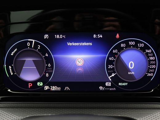 Volkswagen Golf 1.4 eHybrid GTE 245PK DSG full led, adaptive cruise met travel assist, side assist, stuur-stoelve... ActivLease financial lease