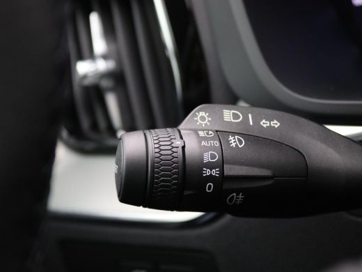 Volvo  XC60 2.0 T6 Plug-in hybrid AWD Plus Black Edition 350PK Panoramadak, trekhaak, alarm, leder, elektrisc... ActivLease financial lease