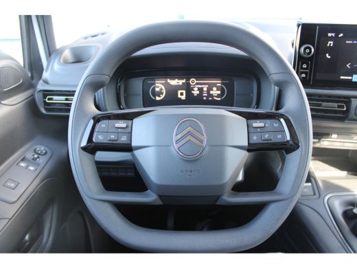Citroën Berlingo 1.5 100pk L1 | VOORRAAD ACTIE! | 2,9% FINANCIAL LEASE! | Achteruitrijcamera | Navigatie By App | ... ActivLease financial lease