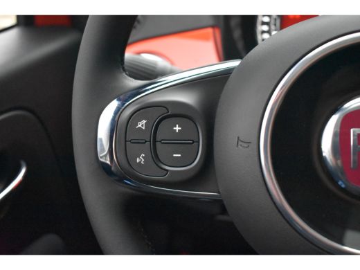 Fiat 500 Fiat 1.0 Hybrid Dolcevita Finale DEMO-DEAL! | Panoramadak | Apple Carplay | Android Auto | Parkee... ActivLease financial lease