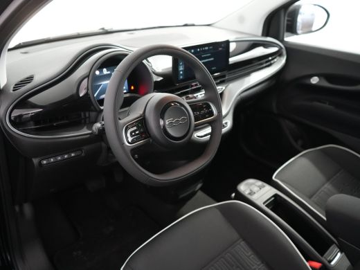 Fiat 500 42 kWh | Achteruitrijcamera | Airco (automatisch) | Apple Carplay/Android Auto|telefoonintegratie... ActivLease financial lease