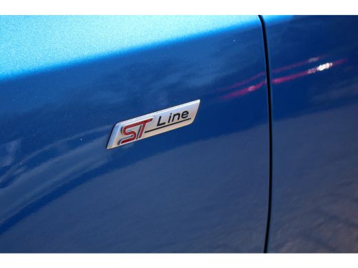 Ford Focus Wagon 1.0EB ST-LINE | NL-AUTO! | WINTERPACK | FULL LED | 18'' LMV | NAVI | CLIMA | CRUISE | DEALE... ActivLease financial lease