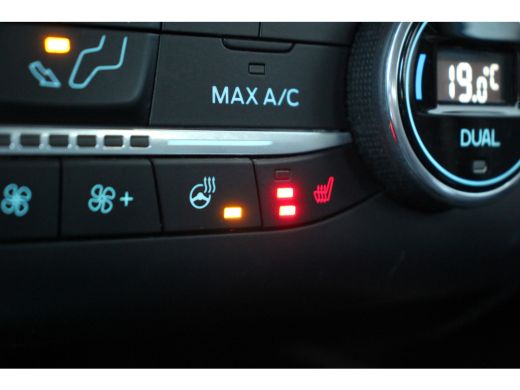 Ford Focus Wagon 1.0EB ST-LINE | NL-AUTO! | WINTERPACK | FULL LED | 18'' LMV | NAVI | CLIMA | CRUISE | DEALE... ActivLease financial lease