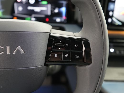 Lancia Ypsilon Lancia Edizione Cassina Limitata 51 kWh | 11 kW lader | Apple Carplay/Android Auto | Bestuurderss... ActivLease financial lease