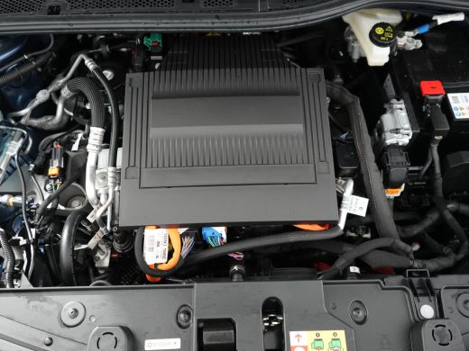 Lancia Ypsilon Lancia Edizione Cassina Limitata 51 kWh | 11 kW lader | Apple Carplay/Android Auto | Bestuurderss... ActivLease financial lease