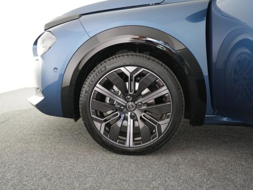 Lancia Ypsilon Lancia Edizione Cassina Limitata 51 kWh | 11 kW lader | Apple Carplay/Android Auto | Bestuurderss... ActivLease financial lease