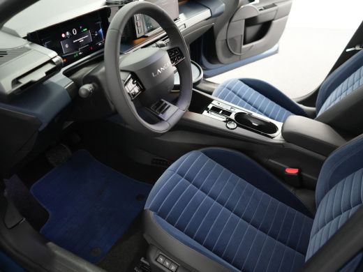 Lancia Ypsilon Lancia Edizione Cassina Limitata 51 kWh | 11 kW lader | Apple Carplay/Android Auto | Bestuurderss... ActivLease financial lease
