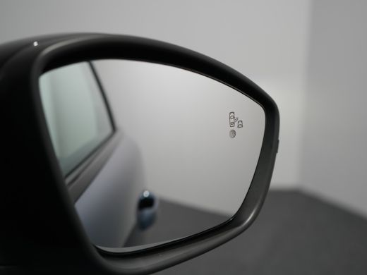 Lancia Ypsilon Lancia Edizione Cassina Limitata 51 kWh | 11 kW lader | Apple Carplay/Android Auto | Bestuurderss... ActivLease financial lease