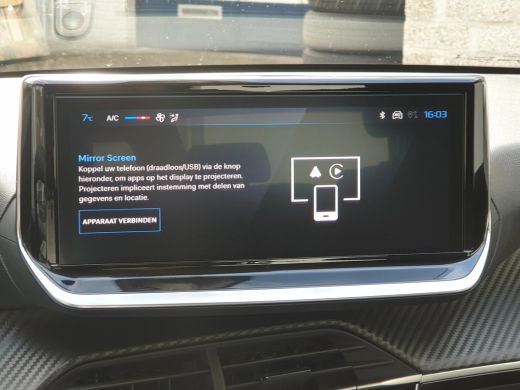 Peugeot 208 1.2 PureTech 75 5MT Style | Dashboard en deurpanelen in kunststof met carboneffect | Elektrisch v... ActivLease financial lease