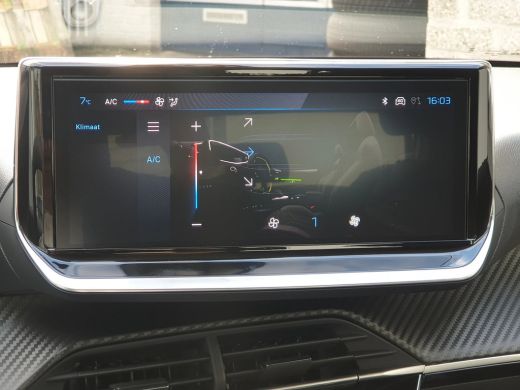 Peugeot 208 1.2 PureTech 75 5MT Style | Dashboard en deurpanelen in kunststof met carboneffect | Elektrisch v... ActivLease financial lease