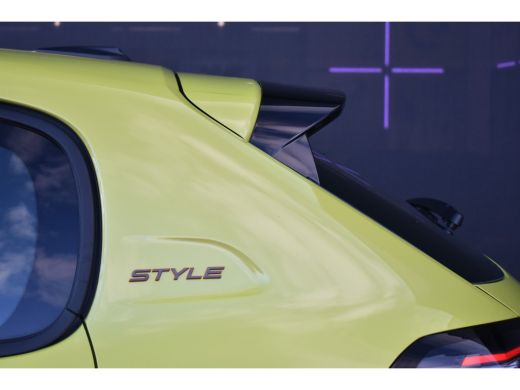 Peugeot 208 1.2 PureTech 75 Style | VOORRAAD-VOORDEEL !! | Navigatie By App | Parkeersensoren | Draadloos App... ActivLease financial lease