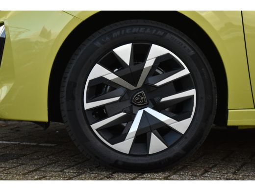 Peugeot 208 1.2 PureTech 75 Style | VOORRAAD-VOORDEEL !! | Navigatie By App | Parkeersensoren | Draadloos App... ActivLease financial lease